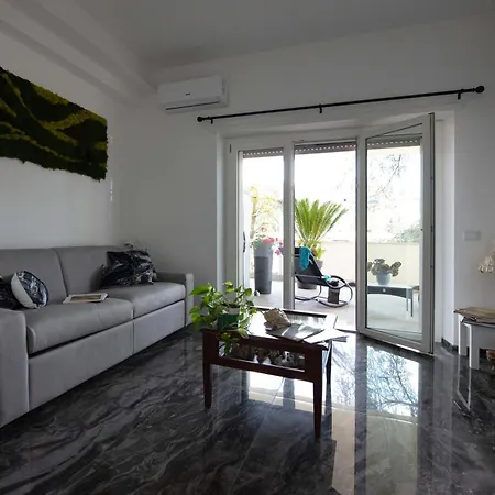Big Crire At 724 Apartament *