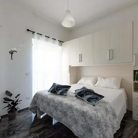 Big Crire At 724 Apartament