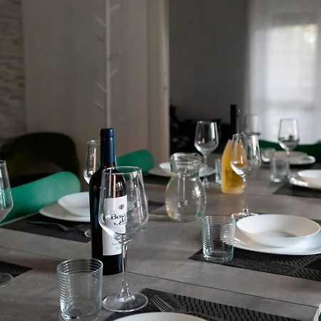 Big Crire At 724 Apartament *